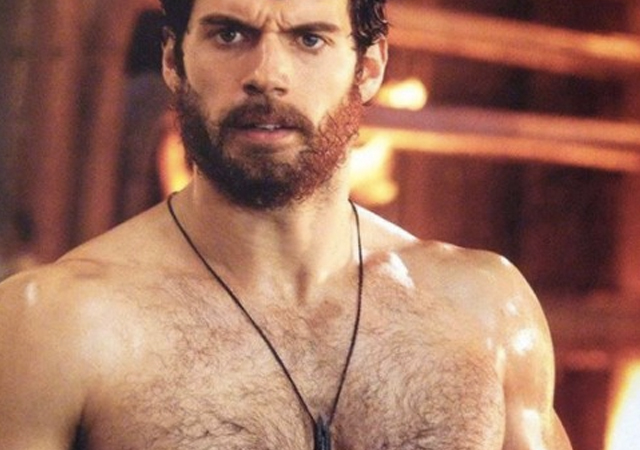 Henry Cavill habla sobre sus erecciones en los rodajes