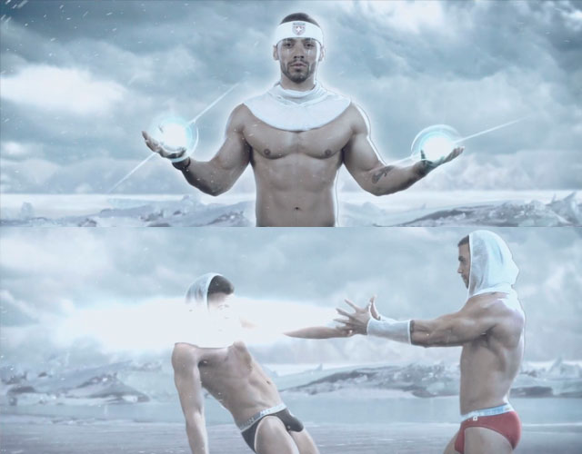 Hombres desnudos jugando con hielo en 'License To Chill' de Andrew Christian