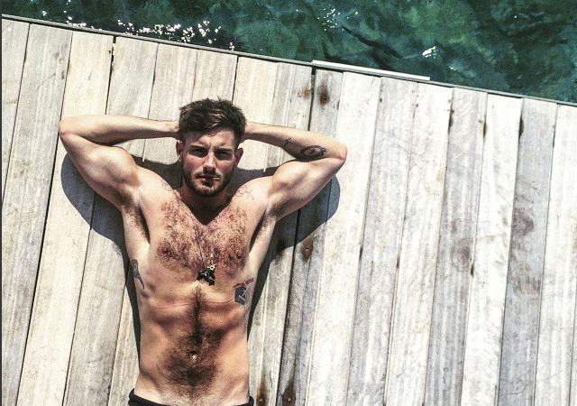 Más del actor Nico Tortorella desnudo en Instagram