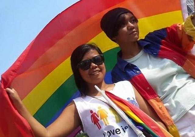 Los turistas homosexuales pueden ser golpeados con palos en Indonesia