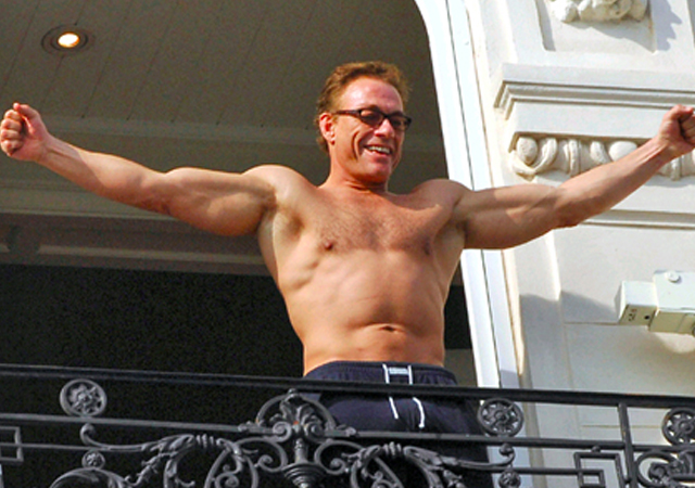 Jean Claude Van Damme desnudo en 'Lionheart'