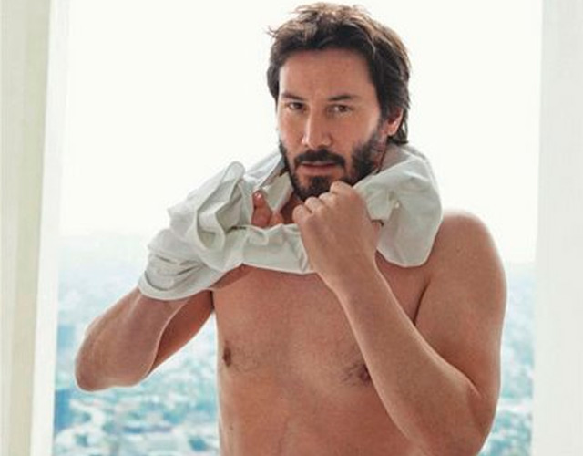 Keanu Reeves desnudo