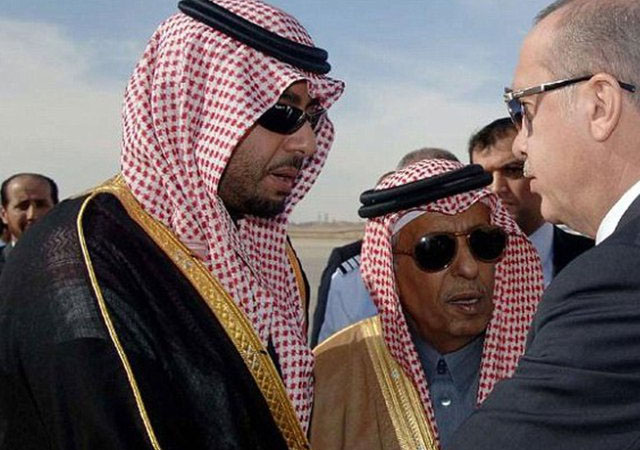 Un príncipe de Arabia Saudí, acusado de obligar a sus empleados a verle practicar sexo gay