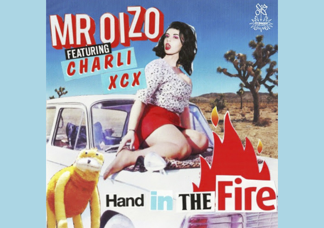 Charli XCX vuelve al pasado con Mr Oizo en 'Hand In The Fire'