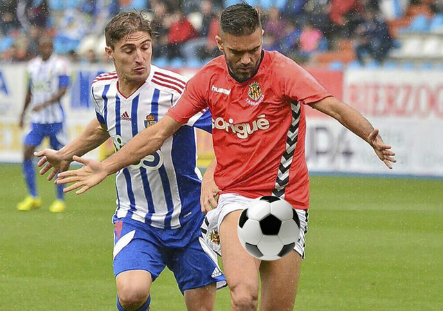 El Descuido Del Futbolista Iago Bouzon Desnudo En El Campo