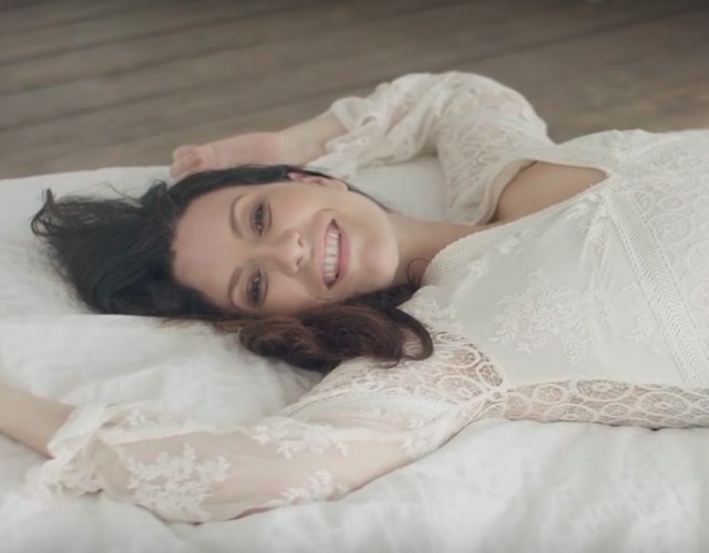 Laura Pausini estrena vídeo para 'A Ella Le Debo Mi Amor'