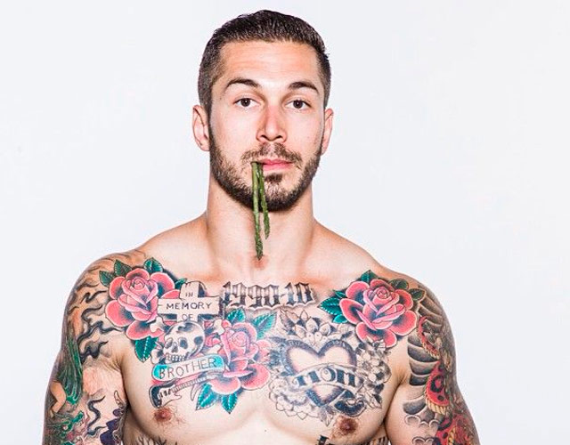 Alex Minsky desnudo tatuaje culo