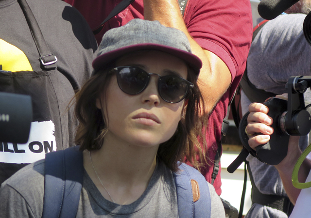 Ellen Page se enfrenta a un policía orgulloso de matar gays
