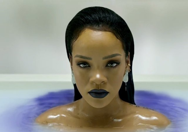 Rihanna "vende" un millón de copias de su disco gratis