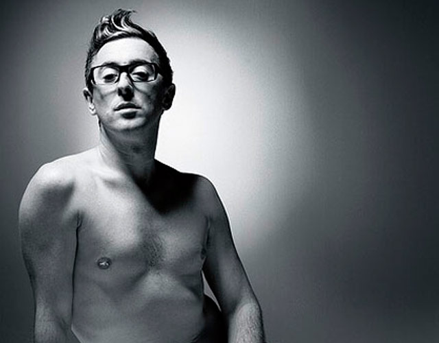 Alan Cumming desnudo en la portada de su nuevo disco