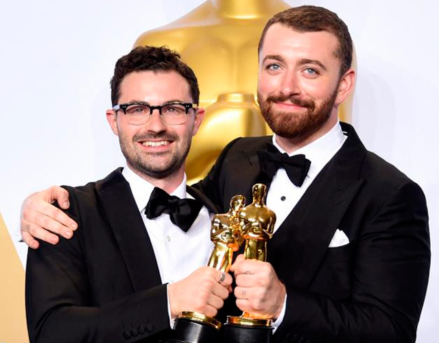 Sam Smith gana el Oscar y la lía al dedicarlo al colectivo LGBT