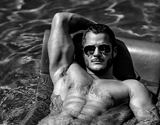 Austin Armacost desnudo en DNA Magazine