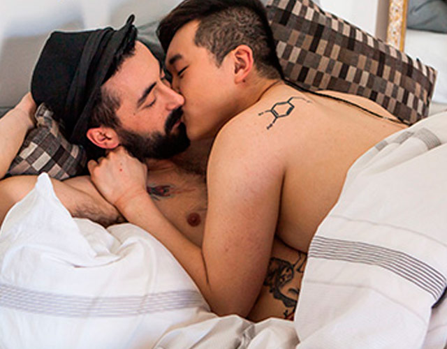 Han y Aritz desnudos en la cama para Shangay