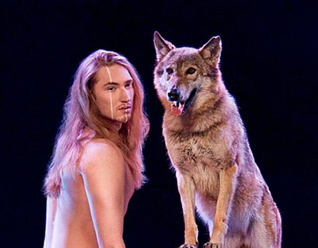 Ivan, desnudo y entre lobos: así actuará en Eurovisión el cantante de Bielorrusia