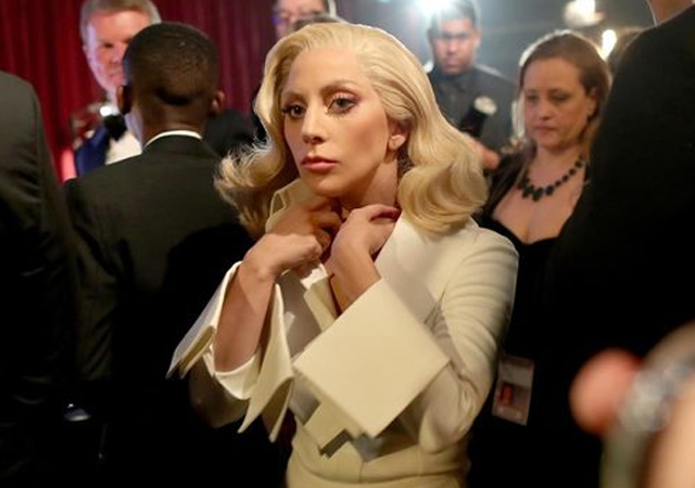 Lady Gaga se hace el mismo tatuaje que las víctimas de violación en campus