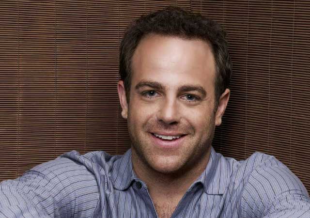 Paul Adelstein, desnudo por completo en 'Girlfriends' Guide to Divorce'