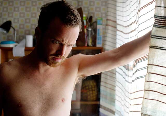 Aaron Paul desnudo en su película 'Triple 9'