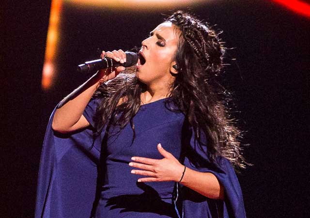 Ucrania gana Eurovisión con Jamala y su canción '1944'