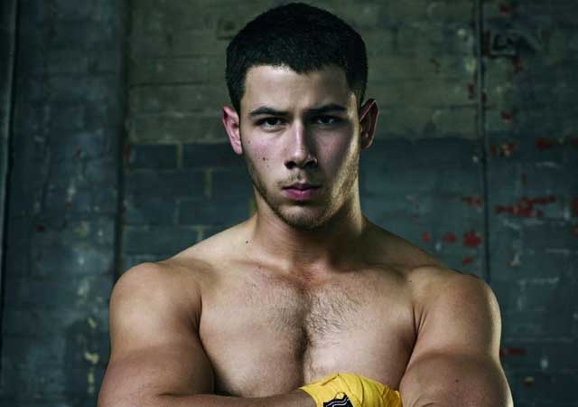 Nick Jonas amenaza con visitar más clubes gays