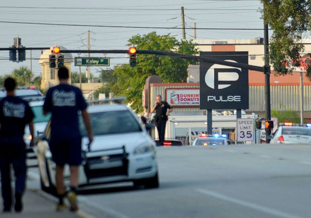 El padre de una víctima de Orlando rechaza el cadáver de su hijo por gay