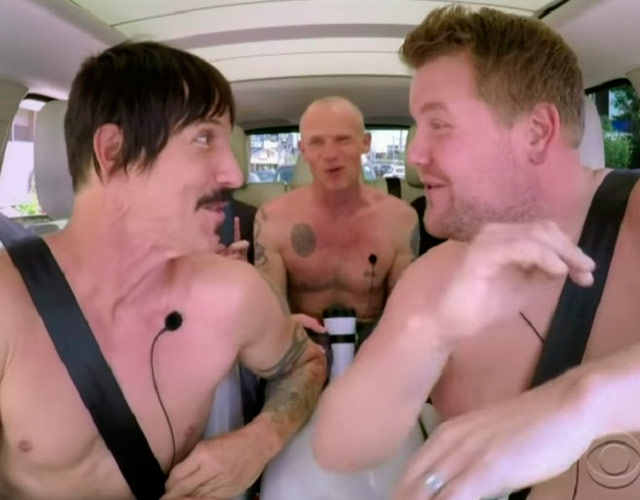 Red Hot Chili Peppers desnudos en el Carpool Karaoke de James Corden