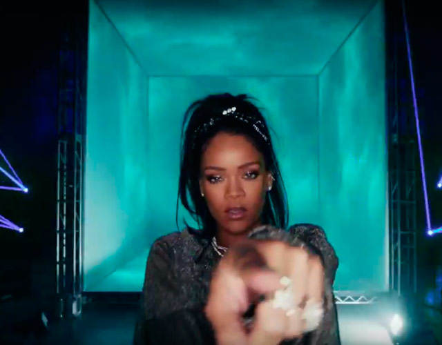 Rihanna y Calvin Harris en el vídeo de 'This Is What You Came For'