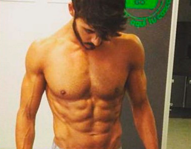 El actor Diego Martínez desnudo muestra su impresionante cambio físico