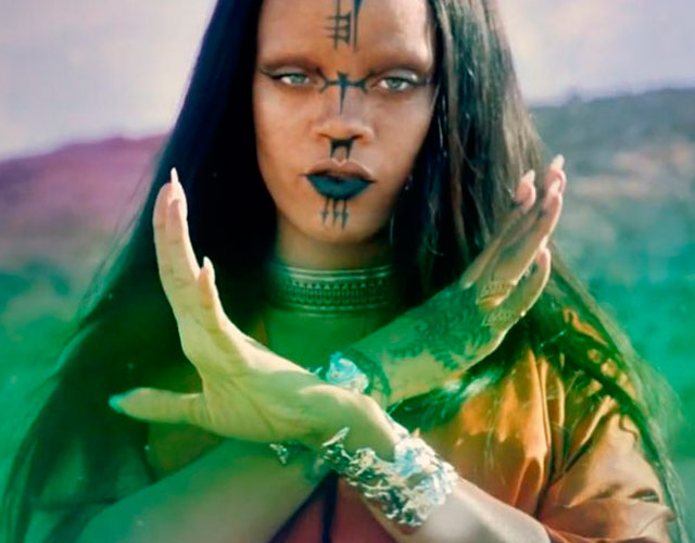 Rihanna estrena vídeo para 'Sledgehammer'