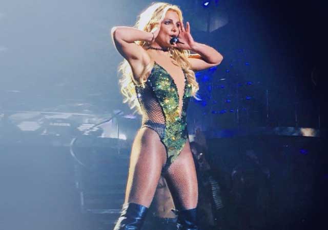 Britney Spears estrena 'Do You Wanna Come Over' y 'Make Me' en directo