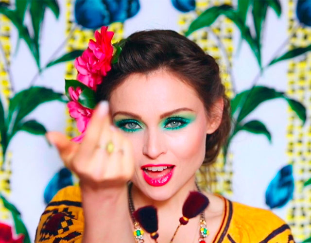 Sophie Ellis-Bextor estrena vídeo para 'Come With Us'