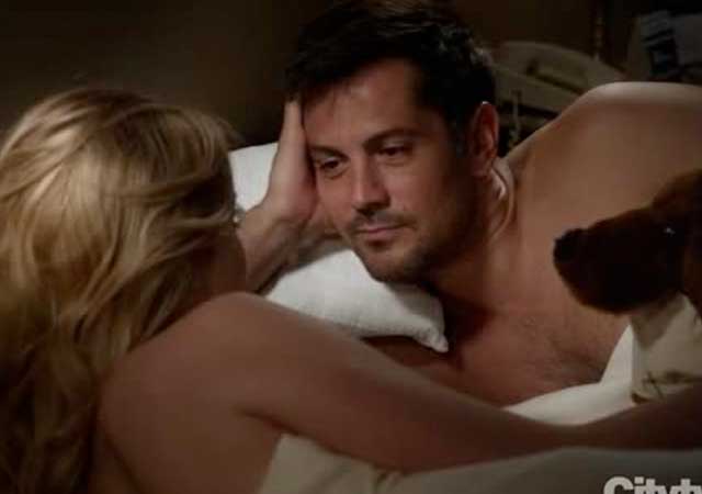 El desnudo de Michael Landes en 'Hooten And The Lady'