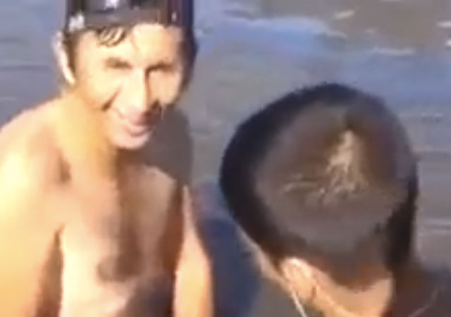 El brutal vídeo de un pez haciendo una felación a un hombre