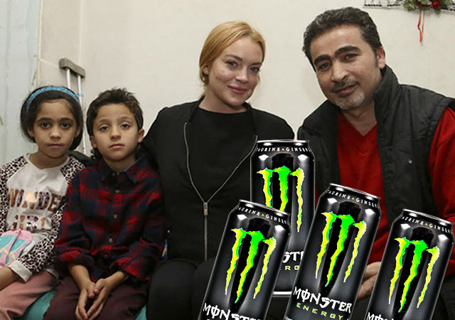 Lindsay Lohan ofrece bebidas energéticas a los refugiados de Siria