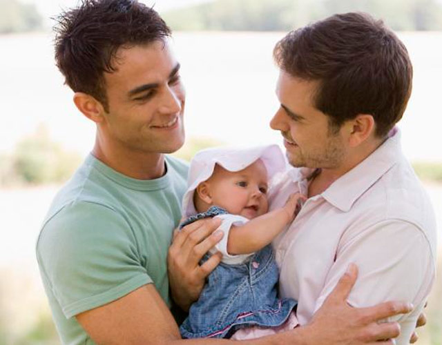 Las parejas gays podrán tener hijos biológicos de los dos muy pronto