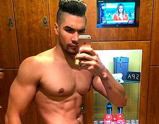 El gimnasta Louis Smith desnudo masturbándose por webcam