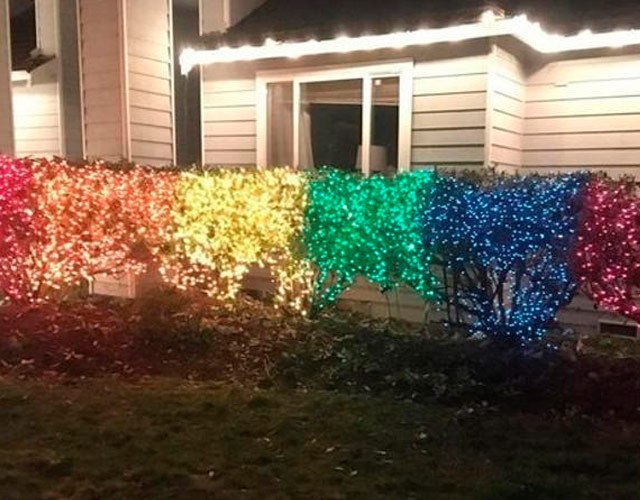 Luces de Navidad LGBT contra vecinos homófobos