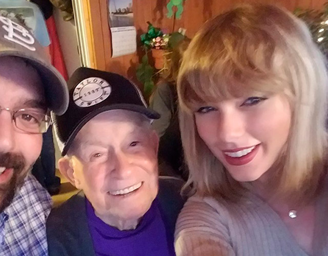 Taylor Swift sorprende a un fan de 96 años