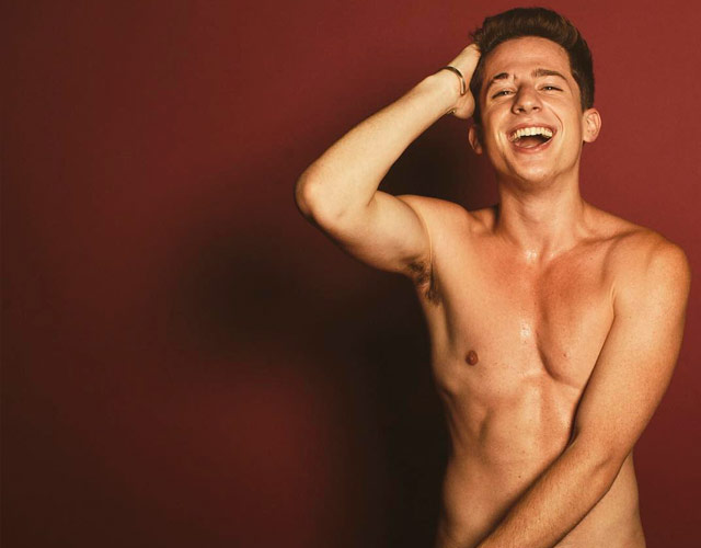 El vídeo del cantante Charlie Puth desnudo masturbándose.