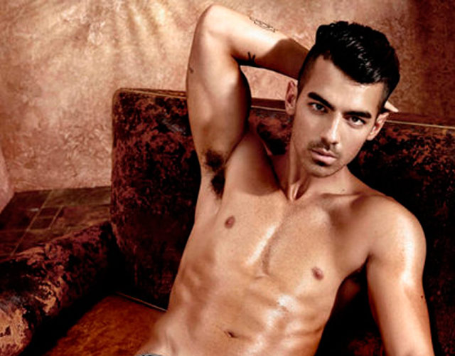 Joe Jonas desnudo para Guess