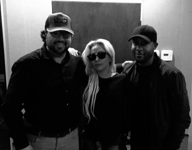 Lady Gaga vuelve al estudio con un productor de Rihanna