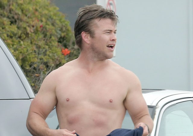 Luke Hemsworth desnudo, el hermano de Liam y Chris.