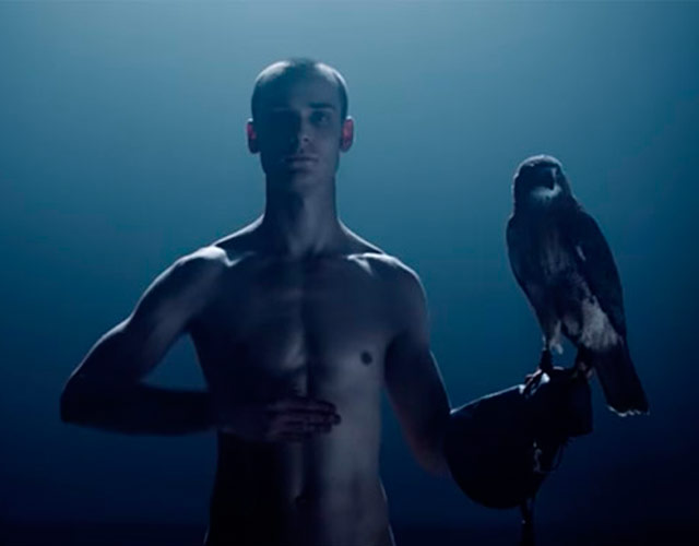 Hombres desnudos en el nuevo vídeo de Goldfrapp, 'Systemagic'