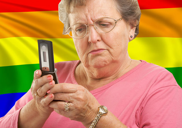 Una mujer de 66 años denuncia a todo los gays del mundo