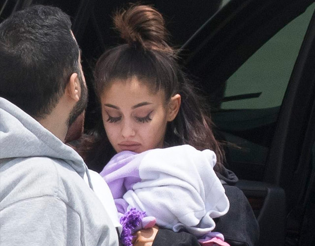 Ariana Grande cancela su gira temporalmente y quiere pagar los funerales tras el atentado