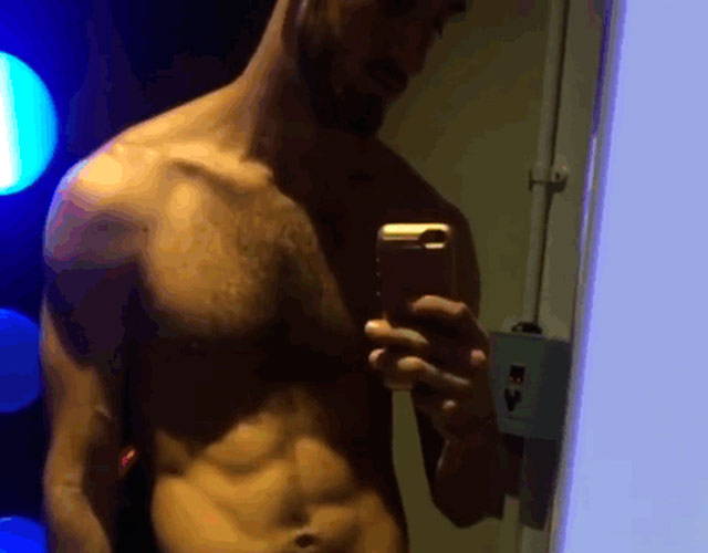 El modelo Sam Morris desnudo en Instagram