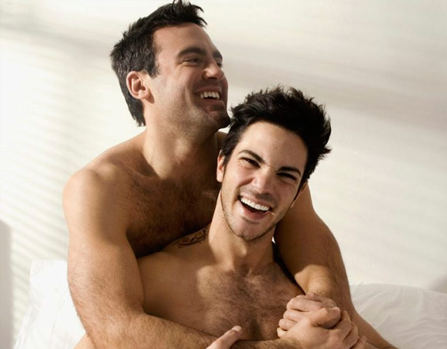 Un estudio indica que los heteros en "bromances" se besan y hacen la cucharita