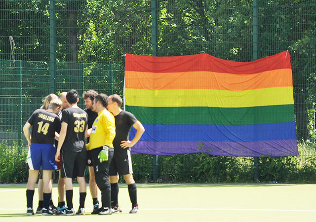 La FIFA amenaza sin partidos a los equipos con cantos homófobos