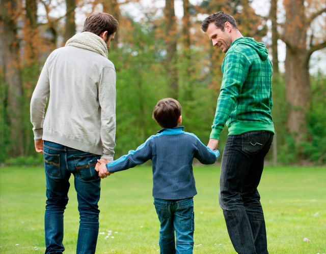 Demostrado que los padres gays cuidan mejor a sus hijos