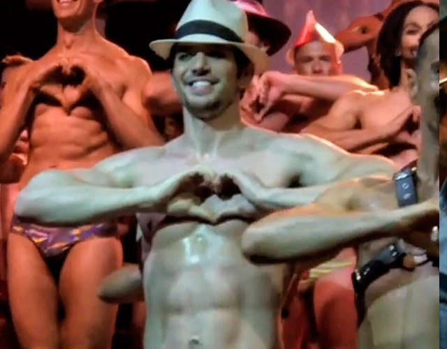 Steve Grand desnudo en directo para Broadway Bares