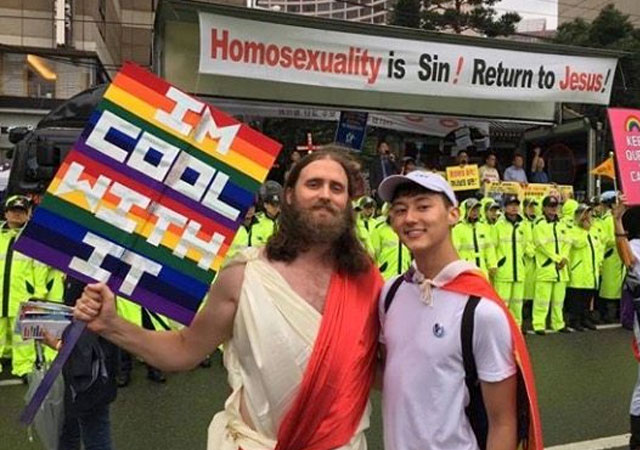 Jescucristo se aparece en Orgullo de Seúl para apoyar a los gays